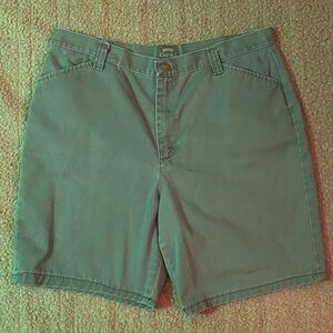 100% Cotton Lee Riders Women's Classic Fit Bermuda Shorts Size 16M
